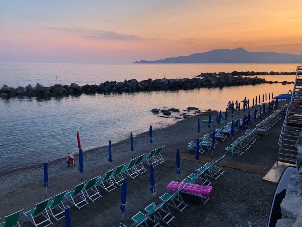 A.A.U.T Appartamento Villa Preli Chiavari Exteriör bild